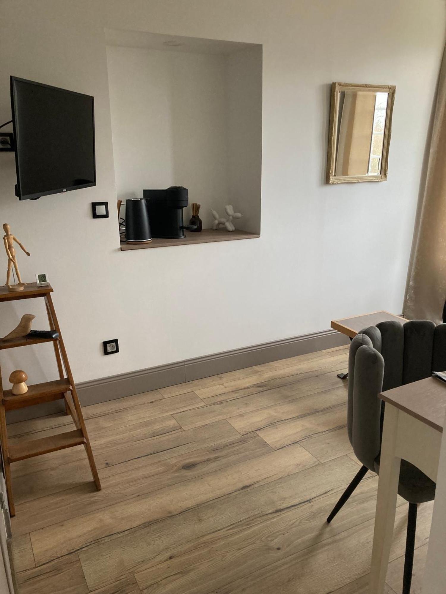 La Mirabelle 2min D'arromanches-les-bains Bed & Breakfast