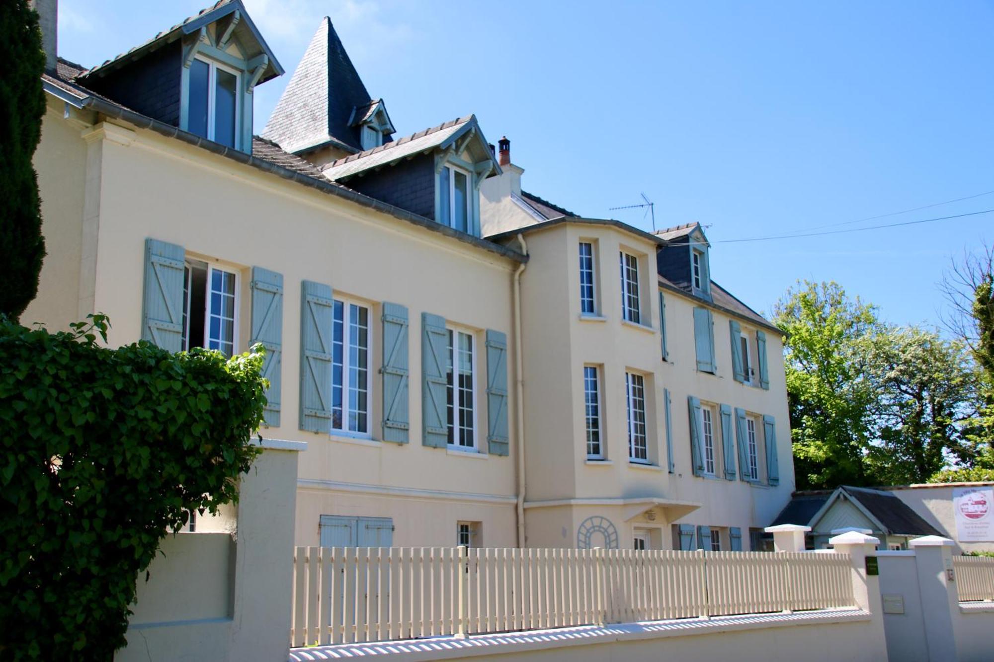 Bed & Breakfast La Mirabelle 2min D'arromanches-les-bains